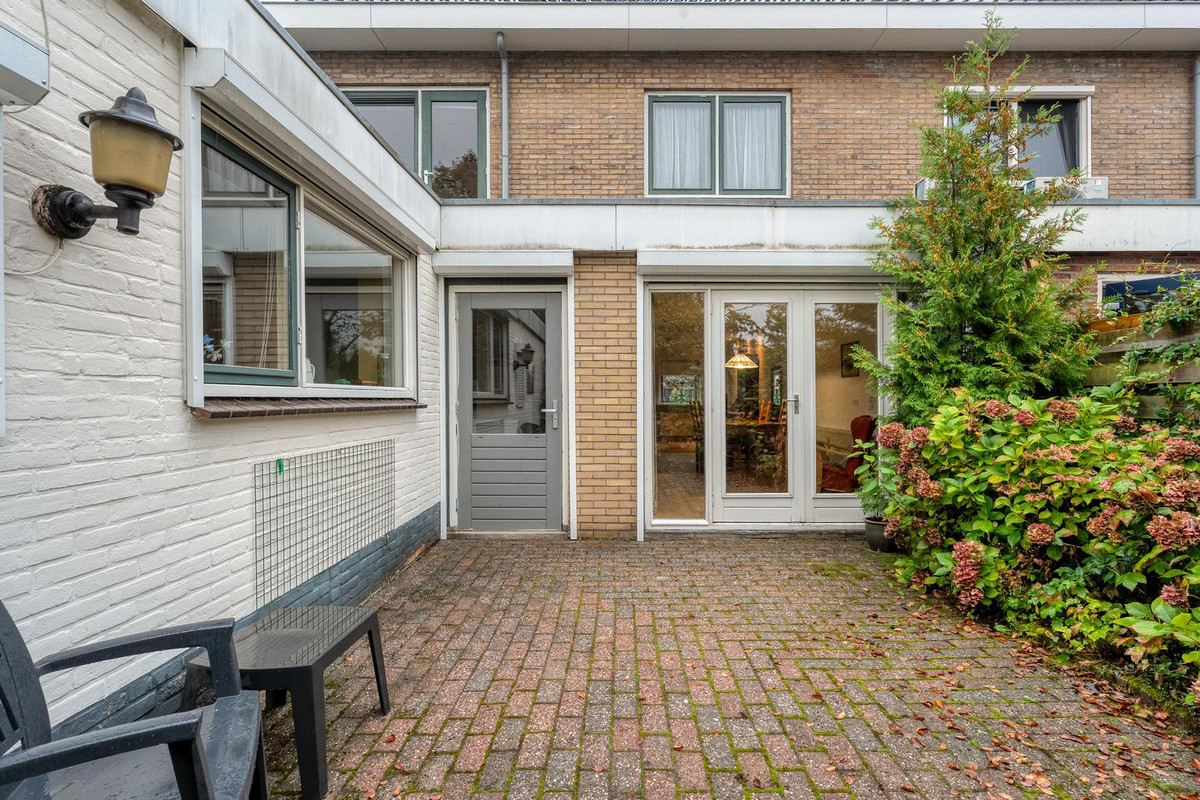 Tussenwoning te koop: Voltastraat 11, Hoogeveen