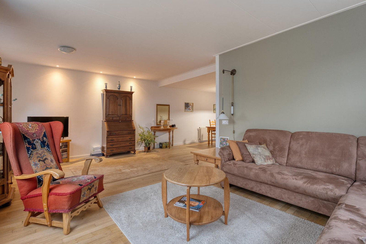 Tussenwoning te koop: Voltastraat 11, Hoogeveen