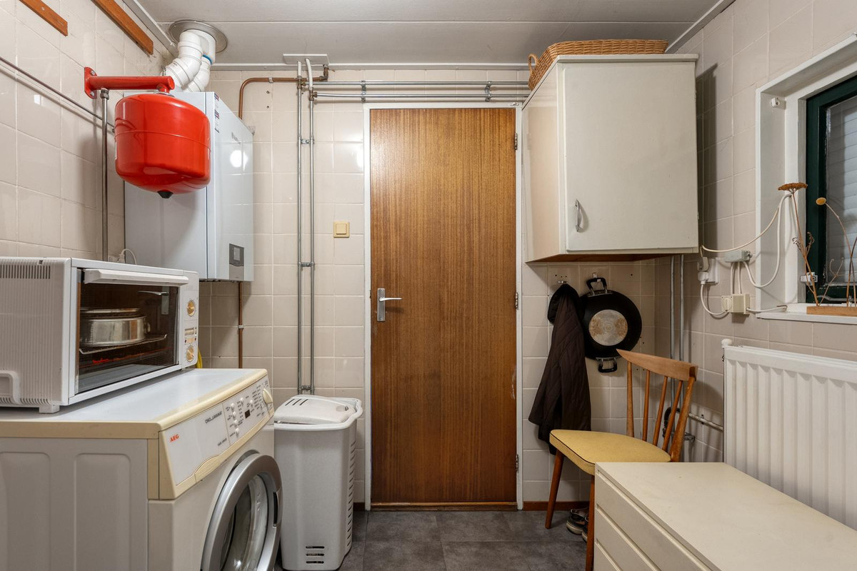Tussenwoning te koop: Voltastraat 11, Hoogeveen