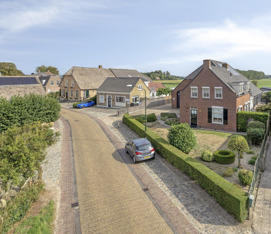 Vrijstaande woning te koop: Bergenstraat 3A, Raamsdonk