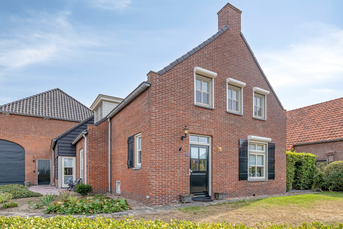Vrijstaande woning te koop: Bergenstraat 3A, Raamsdonk
