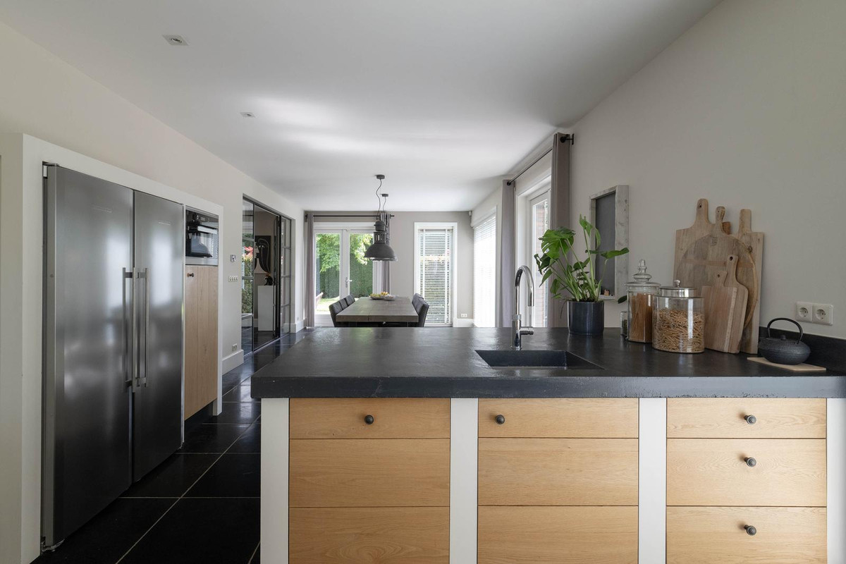 Vrijstaande woning te koop: Nassaustraat 7, Barendrecht