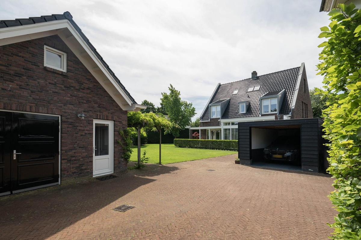 Vrijstaande woning te koop: Nassaustraat 7, Barendrecht