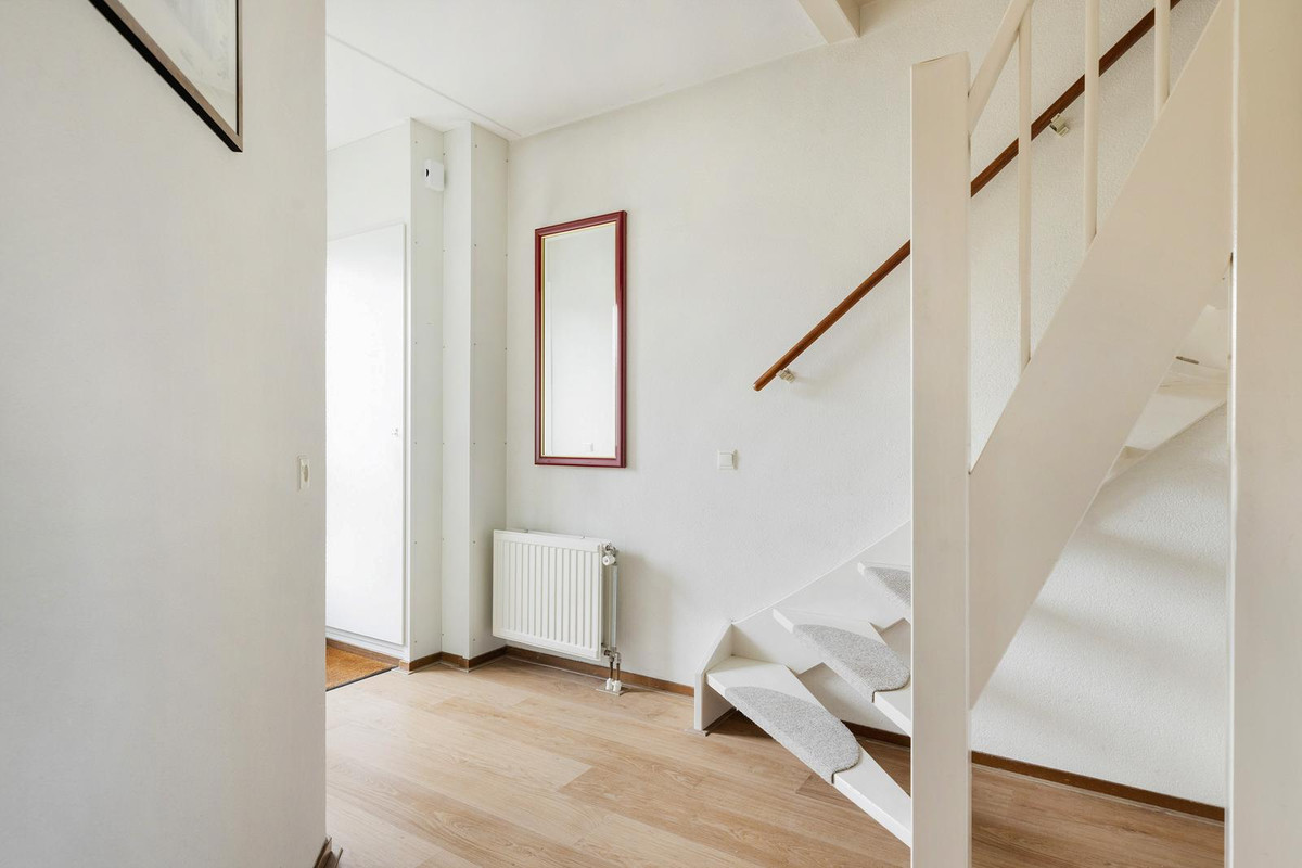 Tussenwoning te koop: Van der Meulenstraat 21, Barendrecht