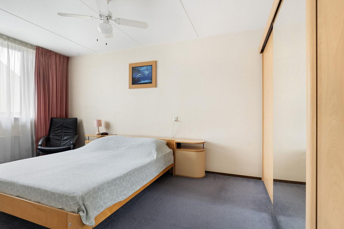 Tussenwoning te koop: Van der Meulenstraat 21, Barendrecht