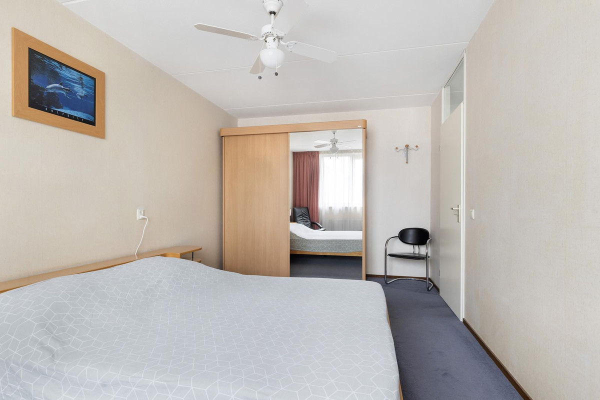 Tussenwoning te koop: Van der Meulenstraat 21, Barendrecht