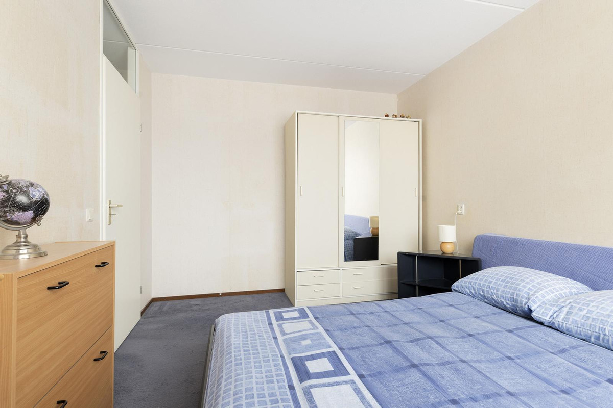 Tussenwoning te koop: Van der Meulenstraat 21, Barendrecht