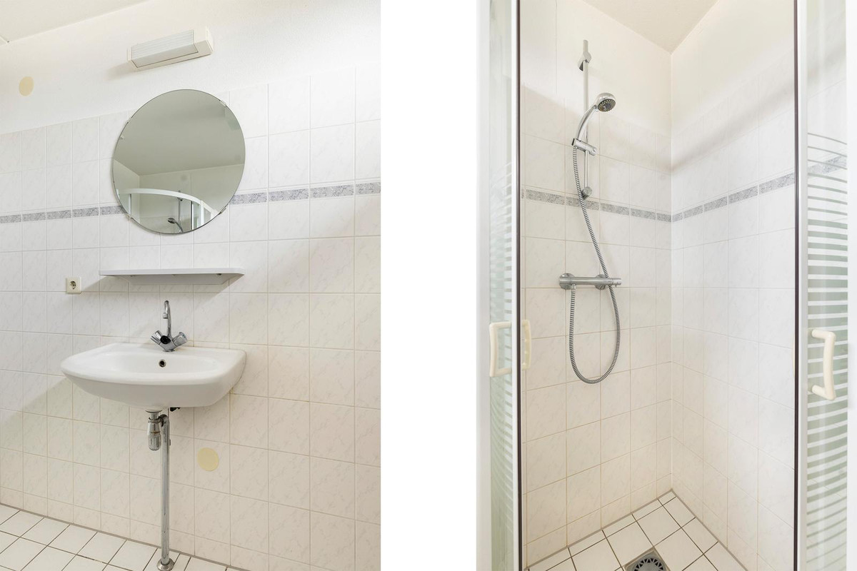 Tussenwoning te koop: Van der Meulenstraat 21, Barendrecht