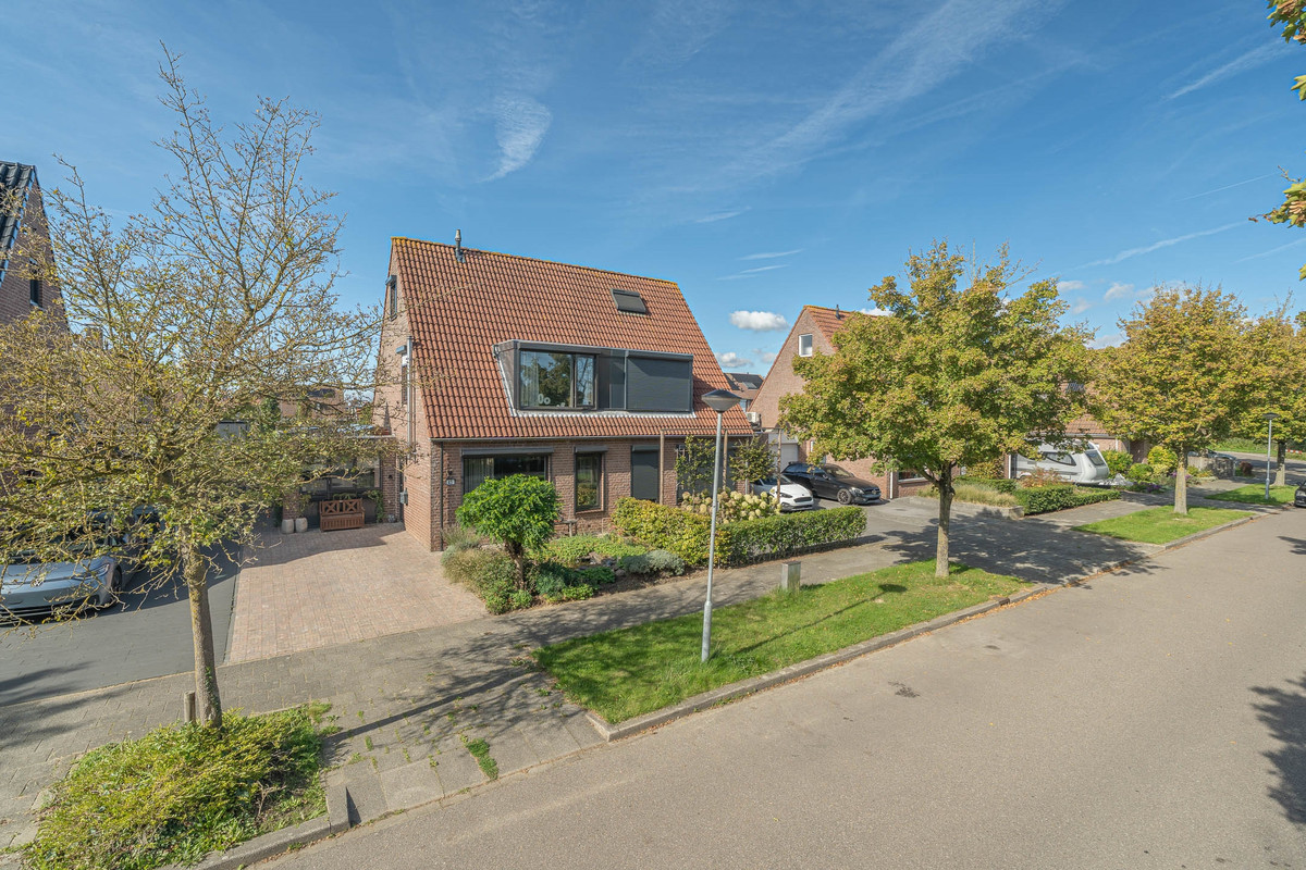 Twee-onder-één-kap te koop: Kerkpolder 43, Krabbendijke