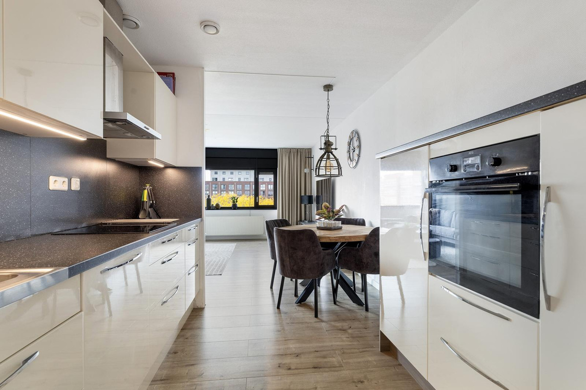 Appartement te koop: Middeldijkerplein 224, Barendrecht