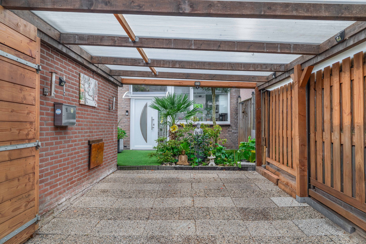 Hoekwoning te koop: Loevestein 16, Zwijndrecht