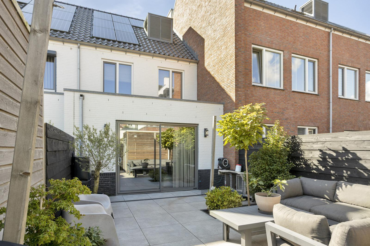 Tussenwoning te koop: Grundel 24, Rijsenhout