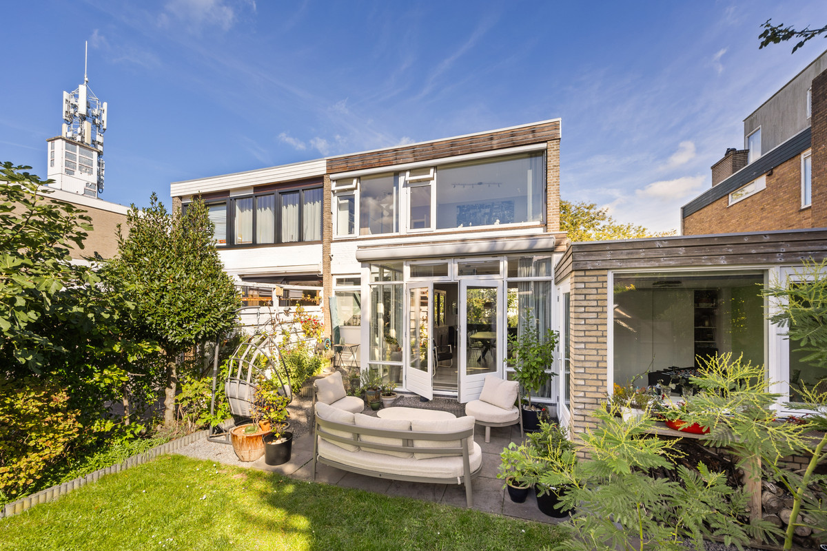 Tussenwoning te koop: Prinses Irenelaan 13, Voorburg