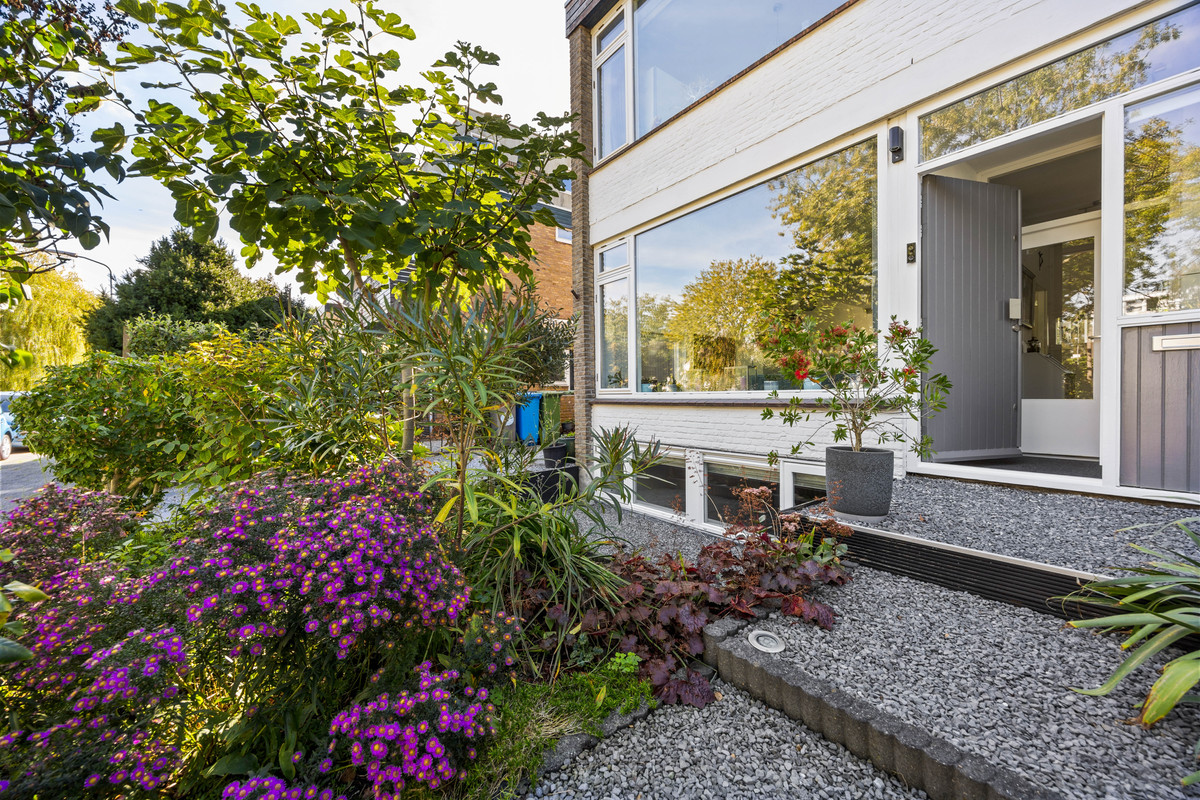 Tussenwoning te koop: Prinses Irenelaan 13, Voorburg