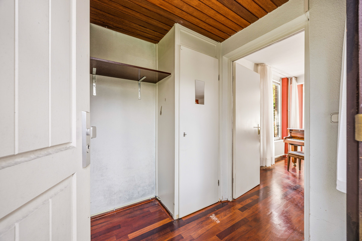 Tussenwoning te koop: Rozentuin 268, Voorburg
