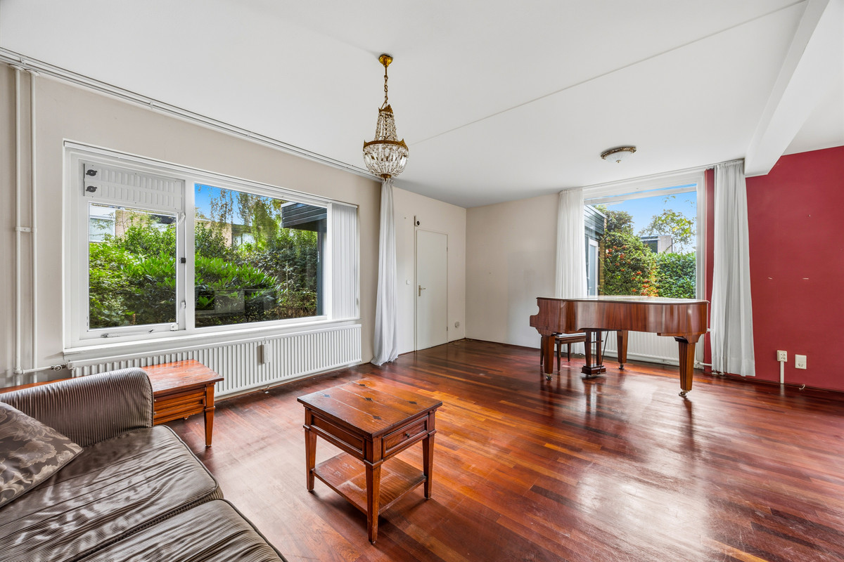 Tussenwoning te koop: Rozentuin 268, Voorburg