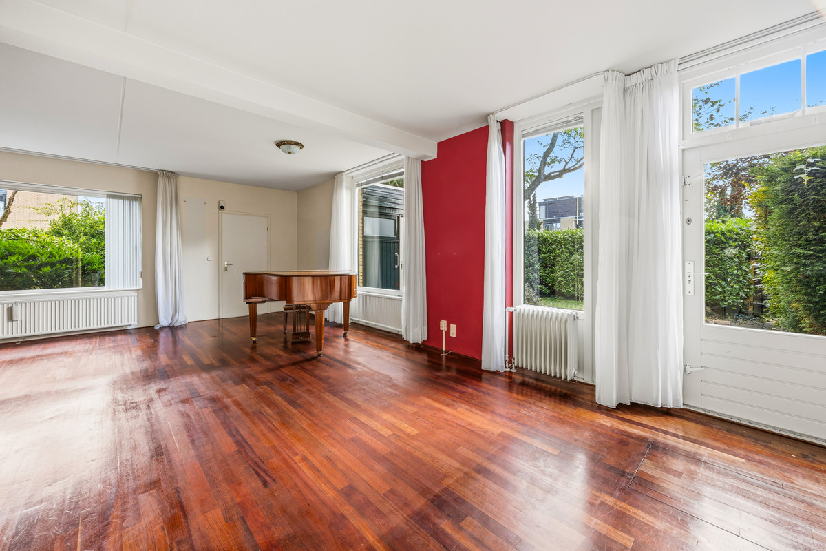Tussenwoning te koop: Rozentuin 268, Voorburg