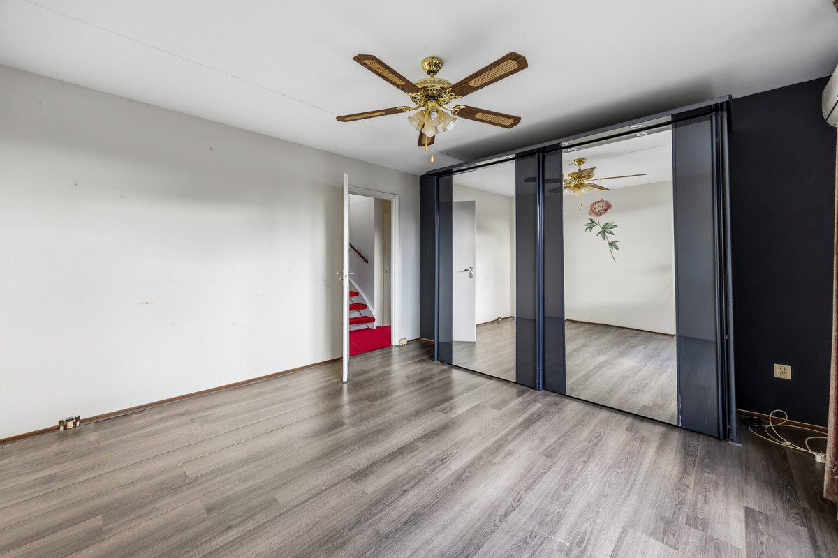 Tussenwoning te koop: Rozentuin 268, Voorburg