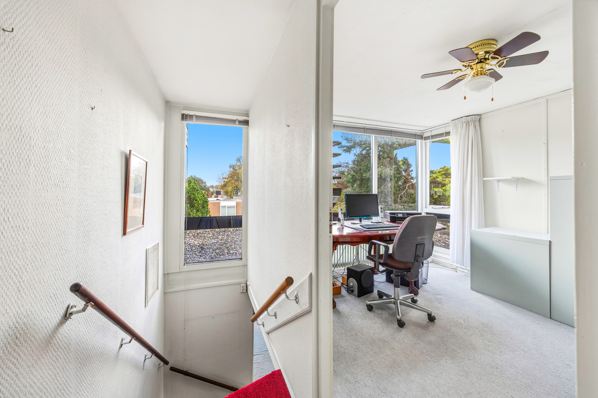 Tussenwoning te koop: Rozentuin 268, Voorburg