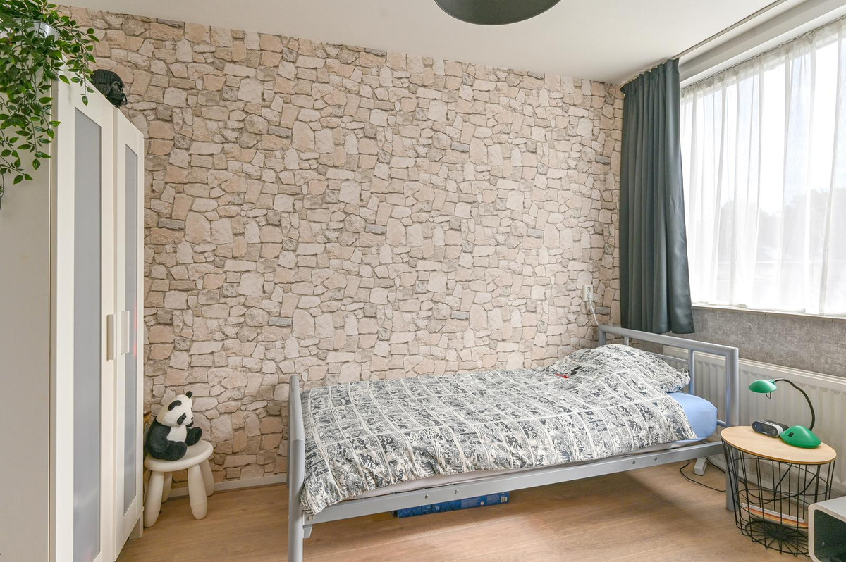 Twee-onder-één-kap te koop: Buizerdlaan 123, Hoogeveen