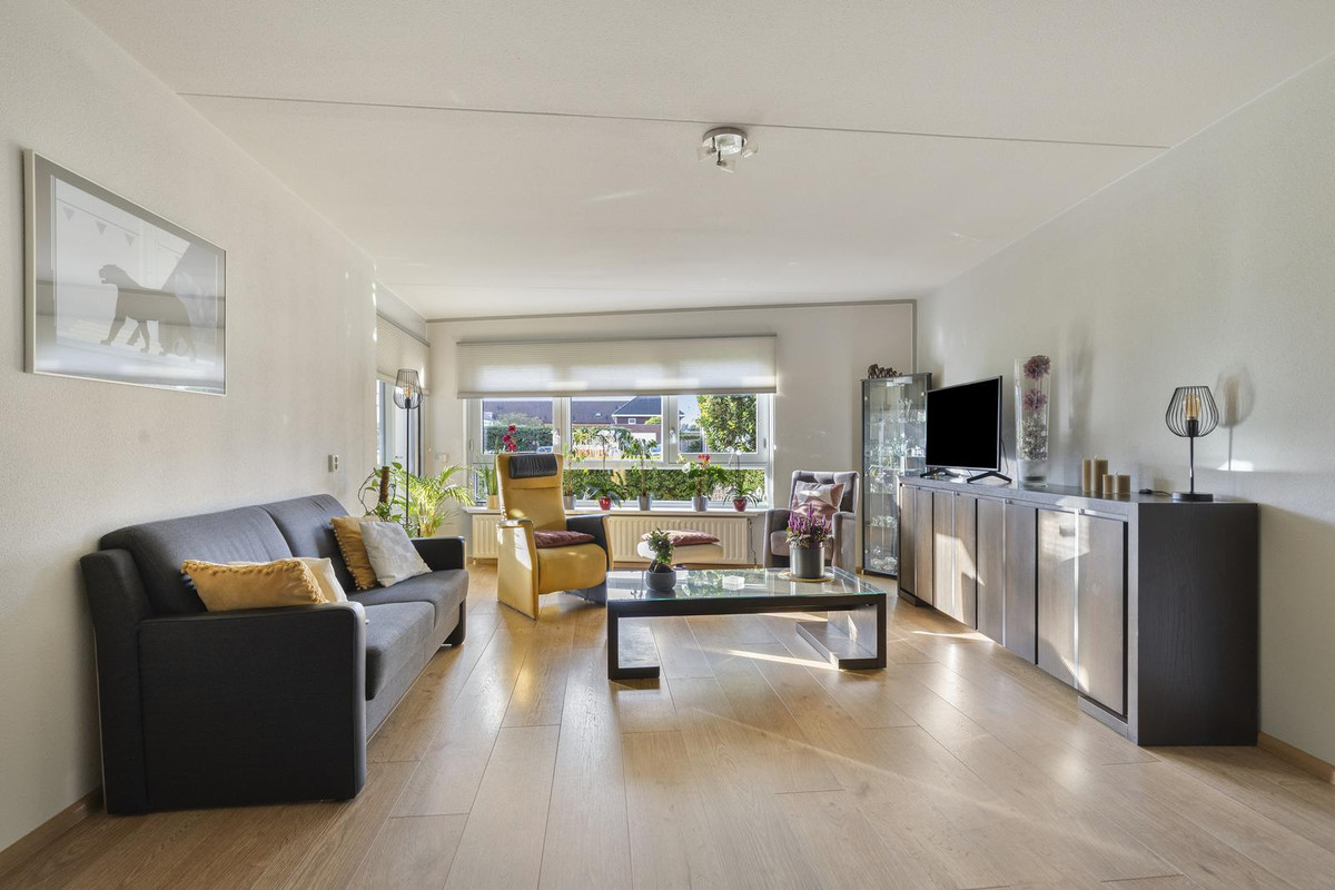 Appartement te koop: Johanna Naber-erf 428A, Dordrecht