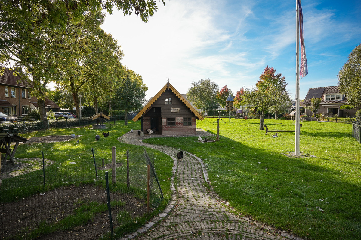 Tussenwoning te koop: Prins Mauritssingel 36, Beesd