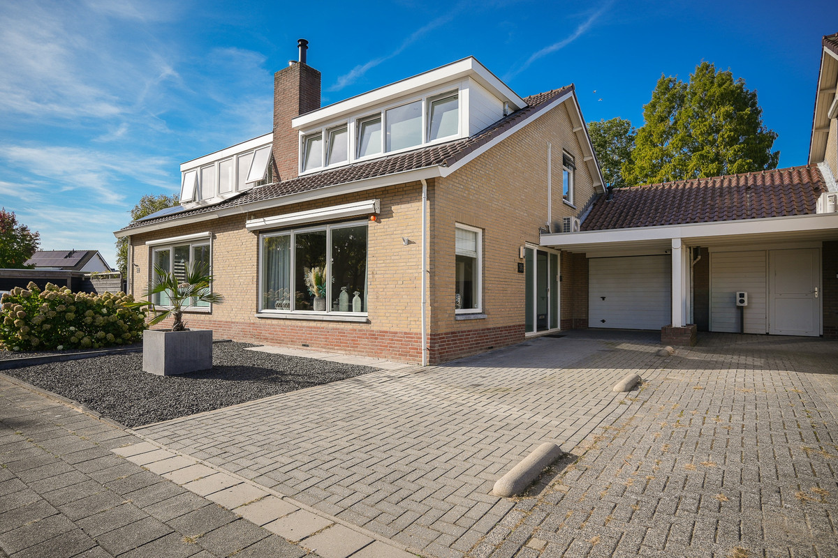 Tussenwoning te koop: Prins Mauritssingel 36, Beesd
