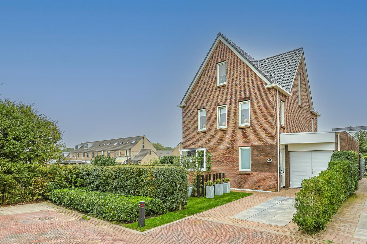 Vrijstaande woning te koop: Veldesdoorn 23, Nieuwveen