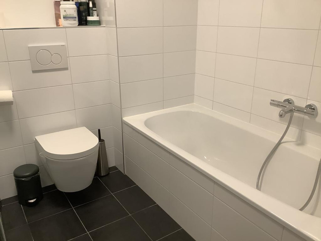 Twee-onder-één-kap te huur: Valkenveld 16, Roden