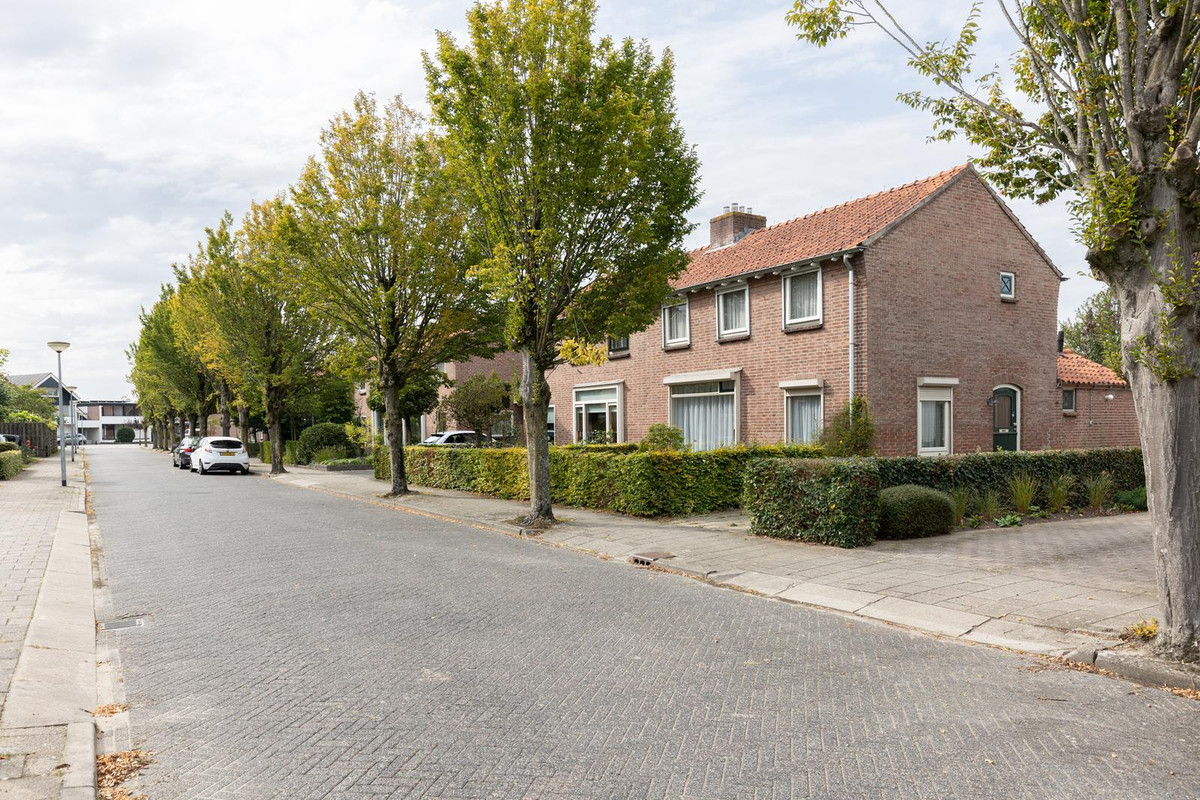 Hoekwoning te koop: Bernhardstraat 15, Groenlo