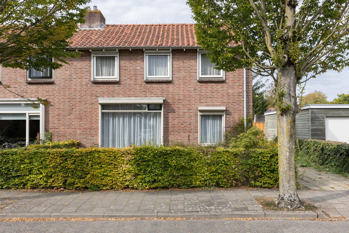Hoekwoning te koop: Bernhardstraat 15, Groenlo