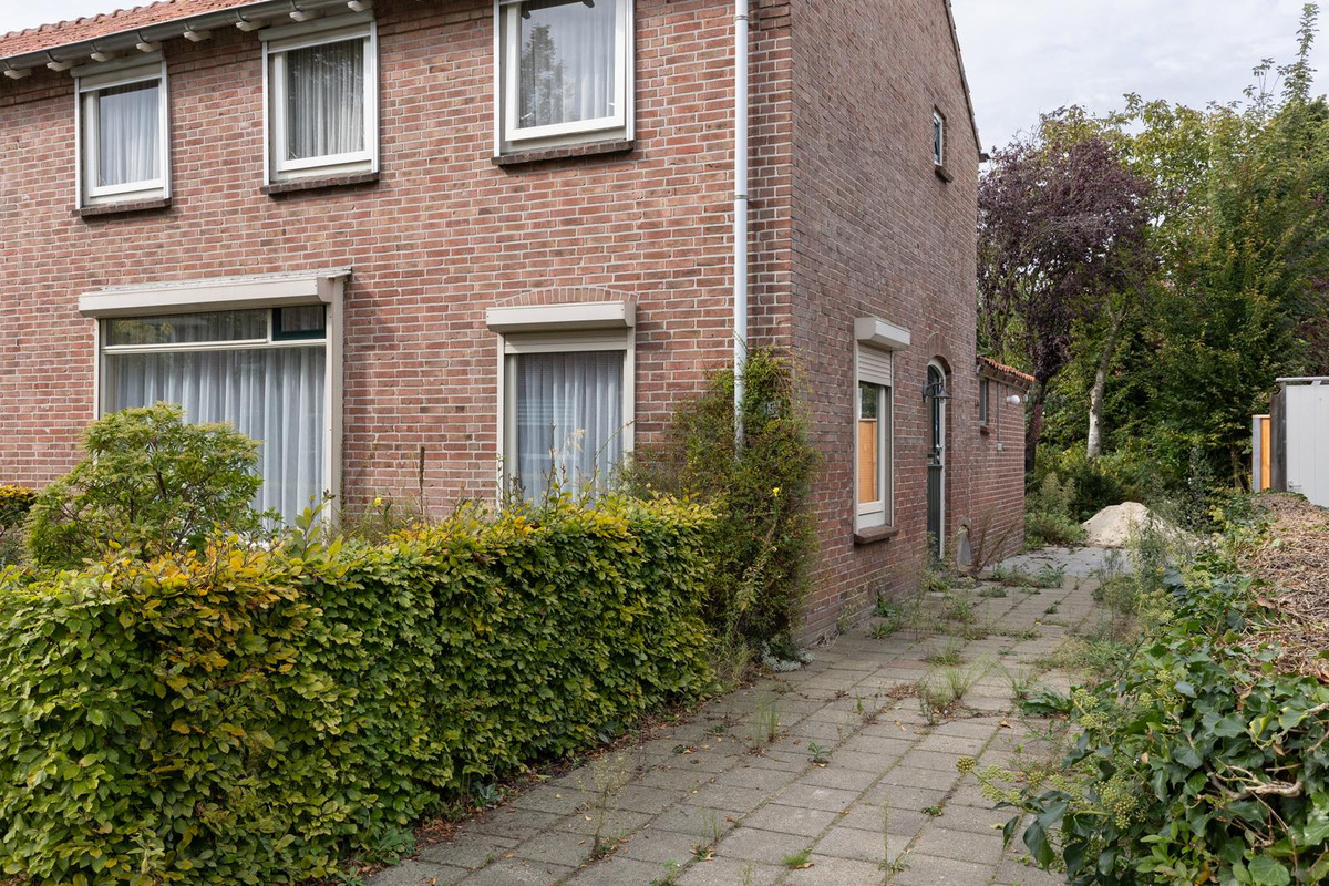Hoekwoning te koop: Bernhardstraat 15, Groenlo