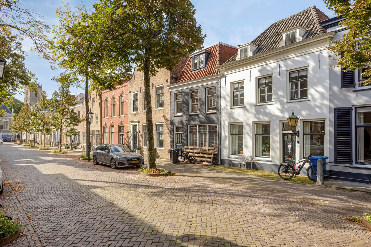 Tussenwoning te koop: Voorstraat 31, Middelharnis