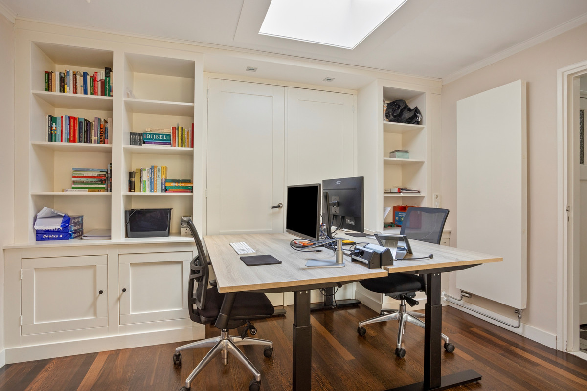 Tussenwoning te koop: Voorstraat 31, Middelharnis