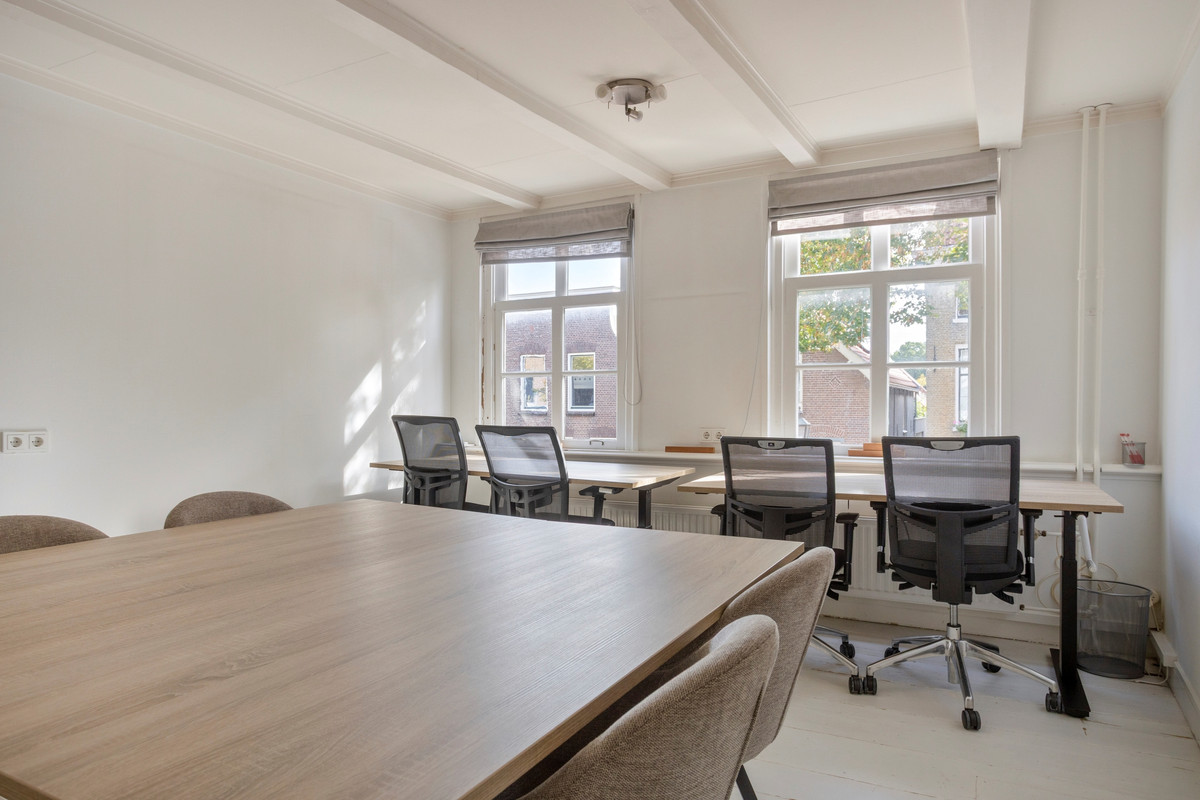 Tussenwoning te koop: Voorstraat 31, Middelharnis