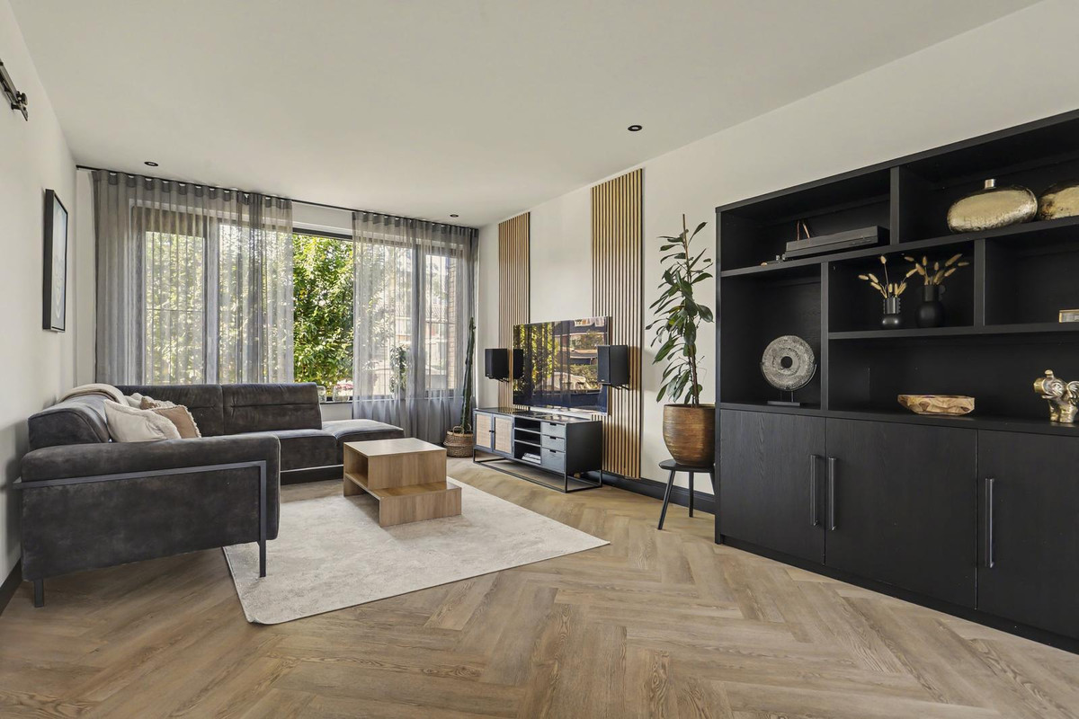 Tussenwoning te koop: Singel 11, Puttershoek