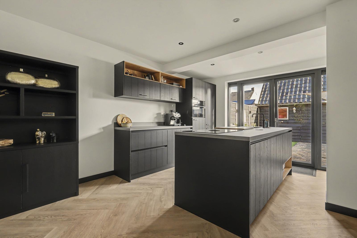 Tussenwoning te koop: Singel 11, Puttershoek