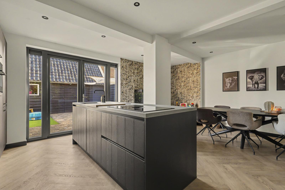 Tussenwoning te koop: Singel 11, Puttershoek
