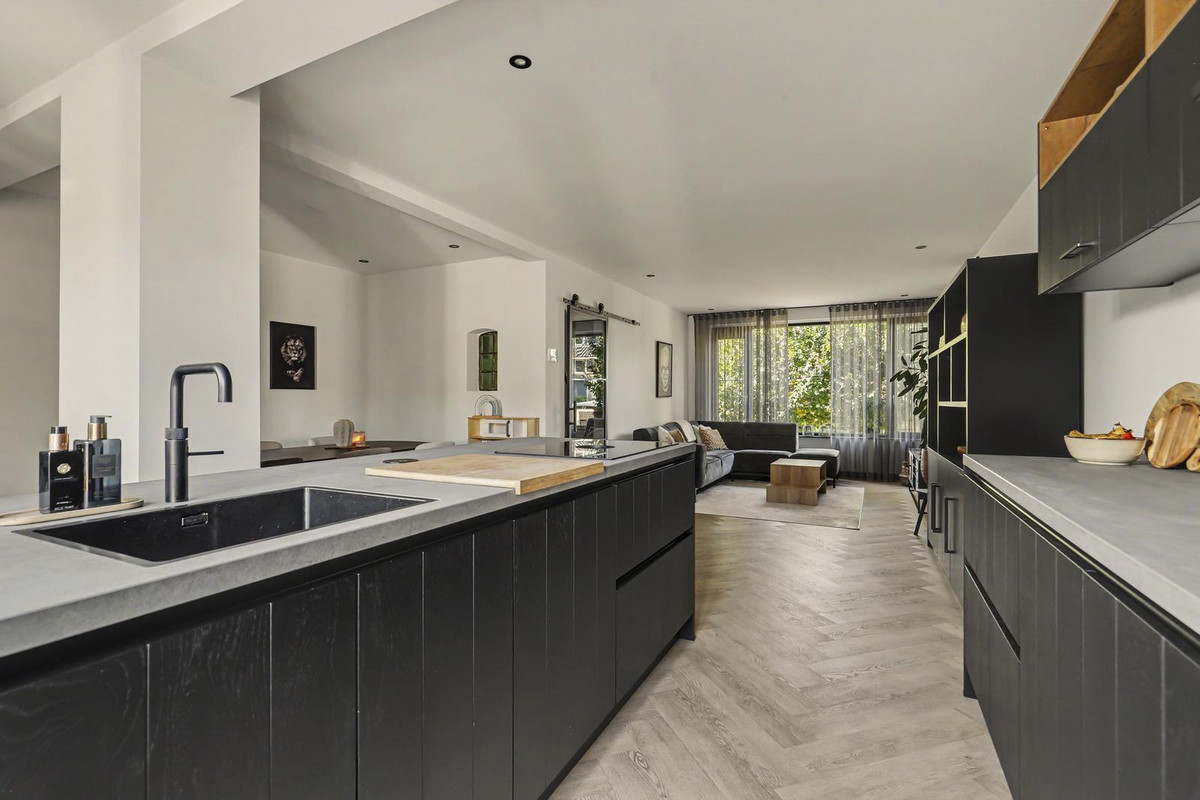 Tussenwoning te koop: Singel 11, Puttershoek