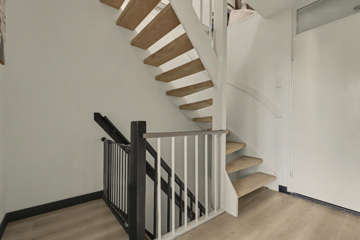 Tussenwoning te koop: Singel 11, Puttershoek