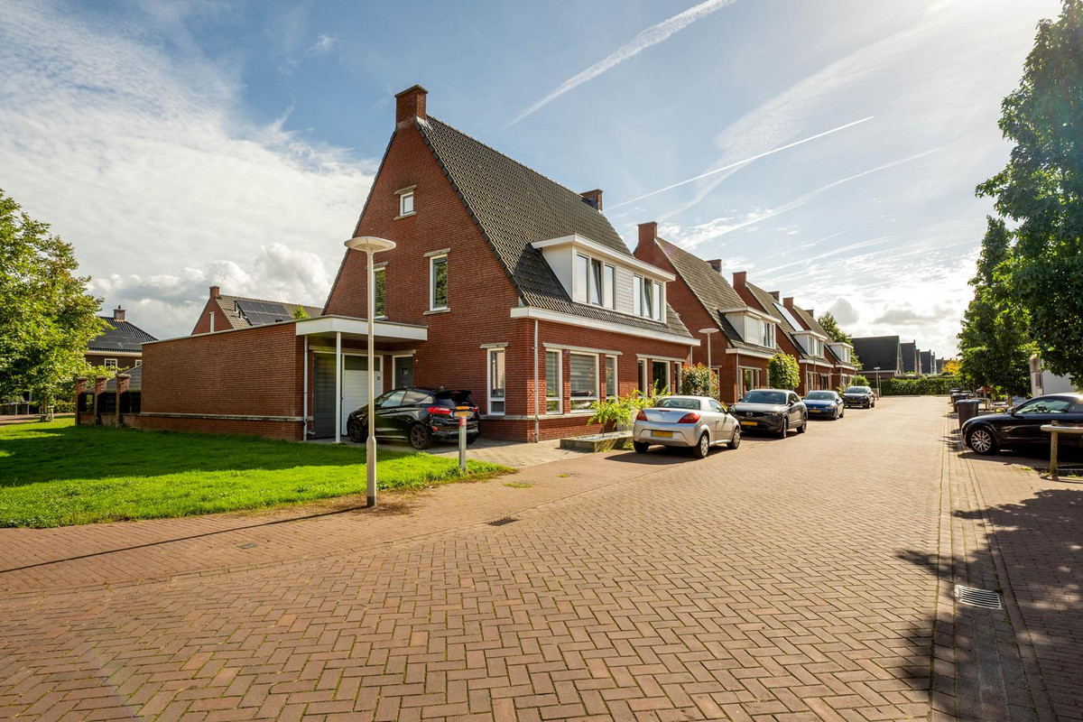 Tussenwoning te koop: de Groenling 28, Hoogerheide