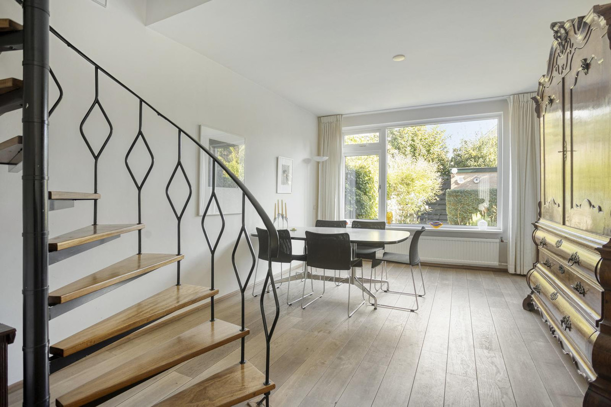 Tussenwoning te koop: Prinses Margrietlaan 12, Tiel
