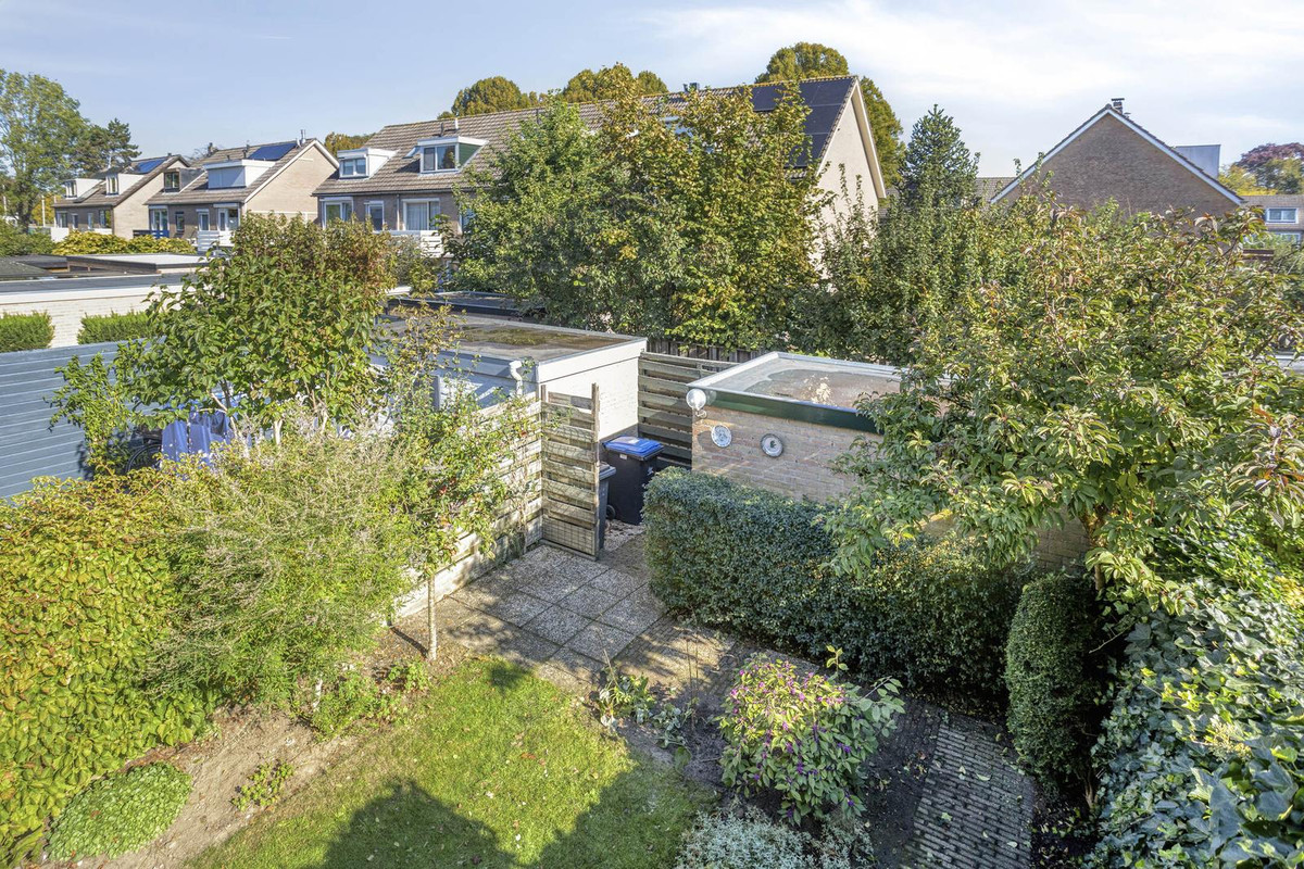 Tussenwoning te koop: Prinses Margrietlaan 12, Tiel