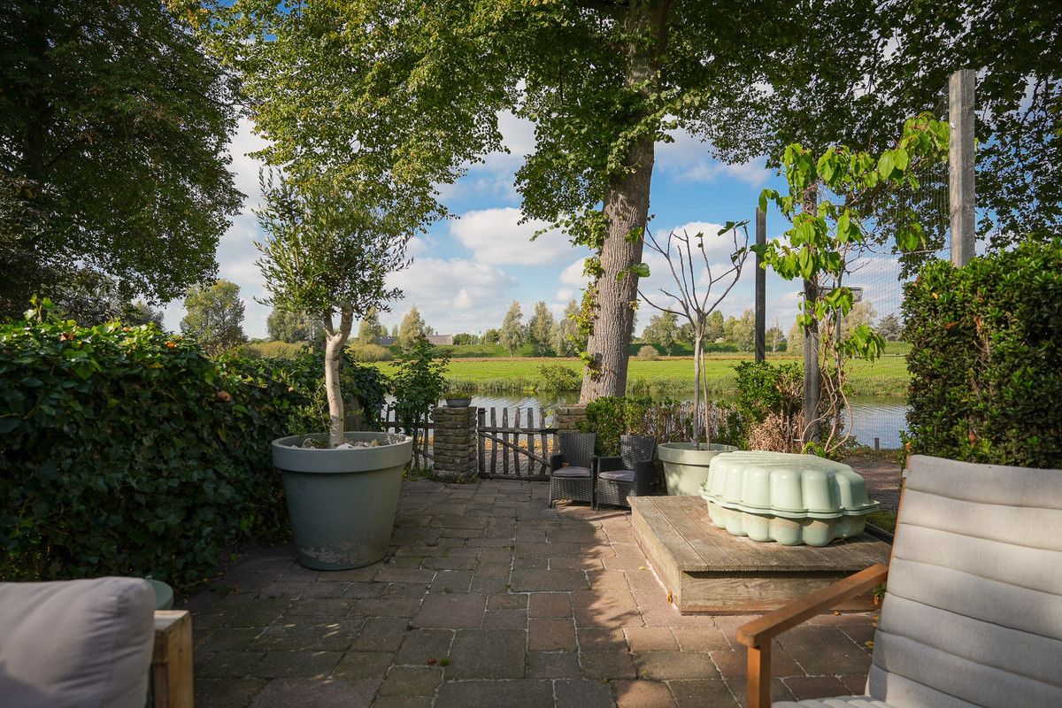 Hoekwoning te koop: Voorstraat 13, Heukelum