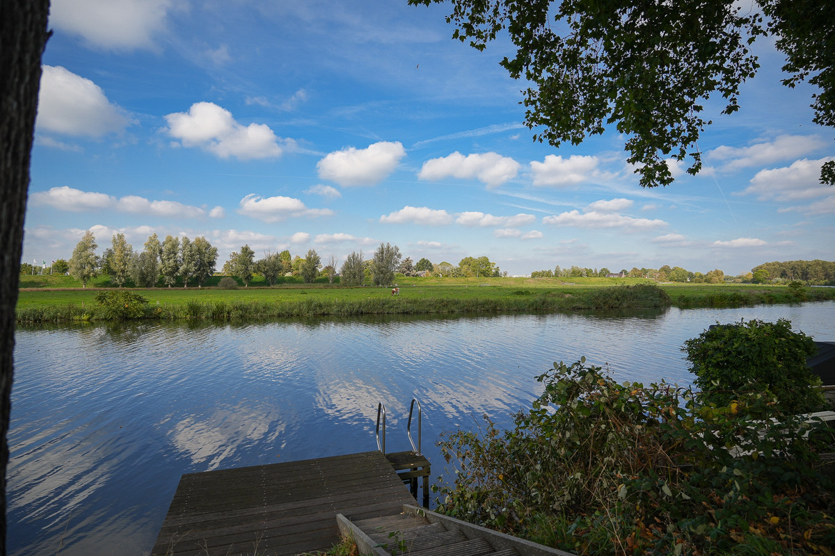 Hoekwoning te koop: Voorstraat 13, Heukelum