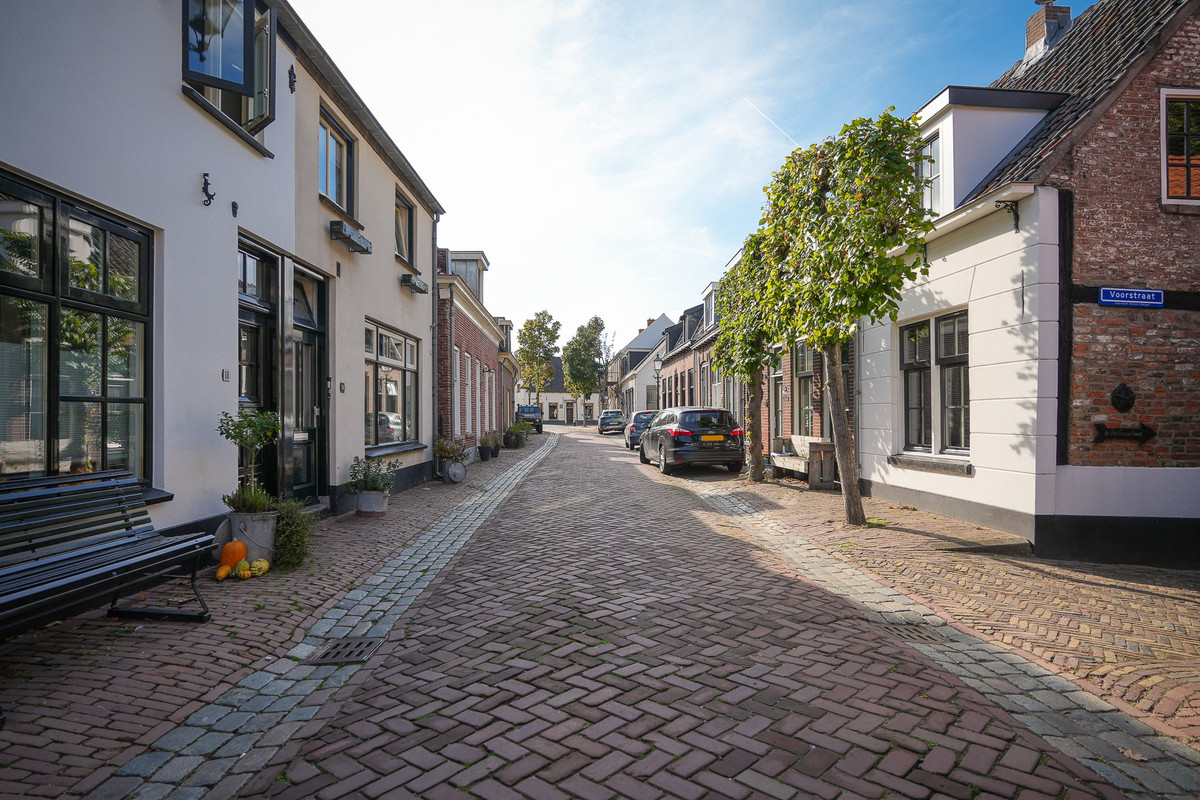 Hoekwoning te koop: Voorstraat 13, Heukelum