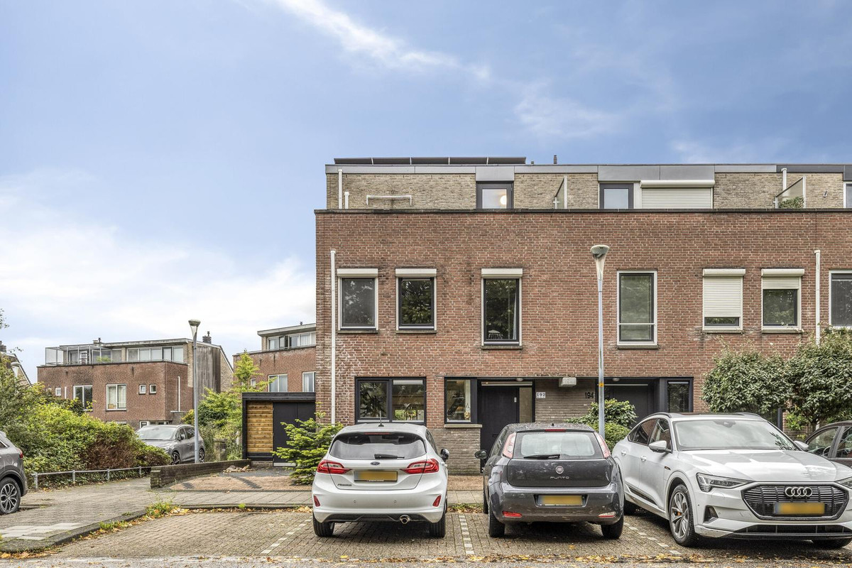 Hoekwoning te koop: Marga Klompésingel 192, Hoofddorp
