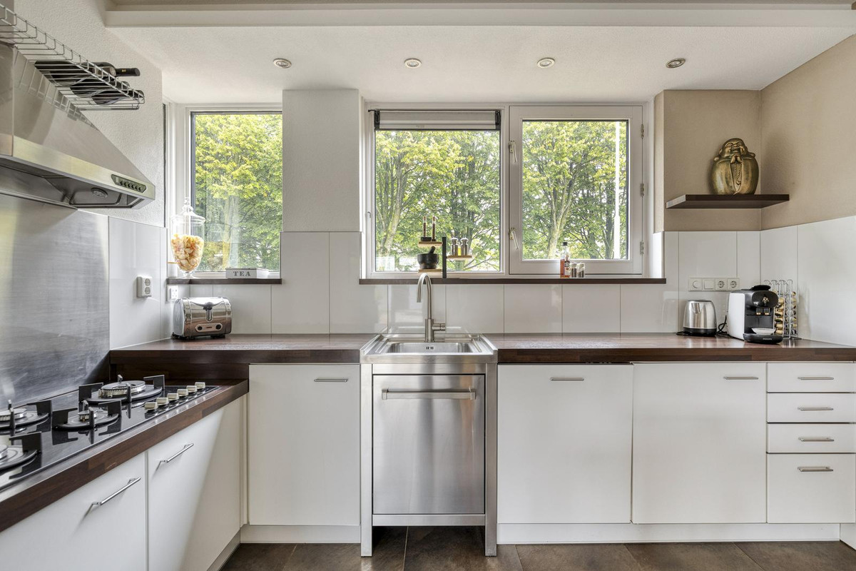 Hoekwoning te koop: Marga Klompésingel 192, Hoofddorp