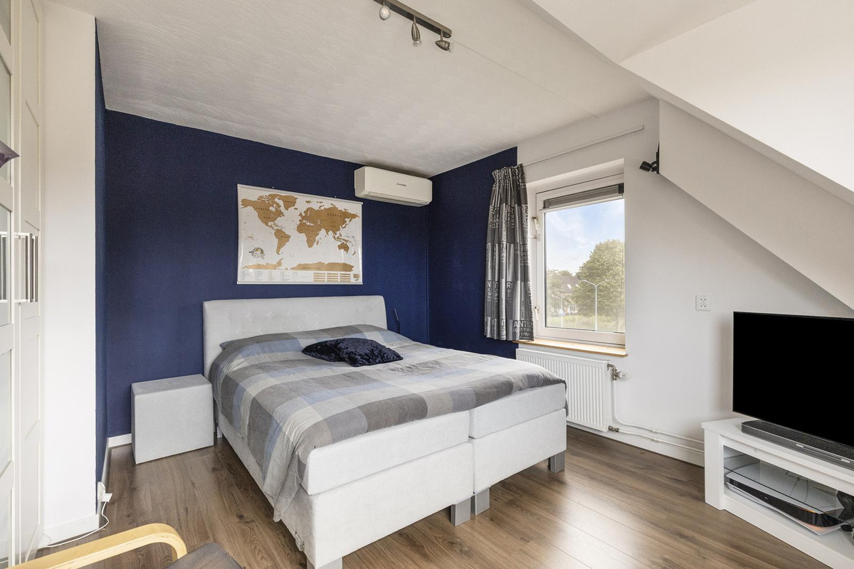 Hoekwoning te koop: Marga Klompésingel 192, Hoofddorp