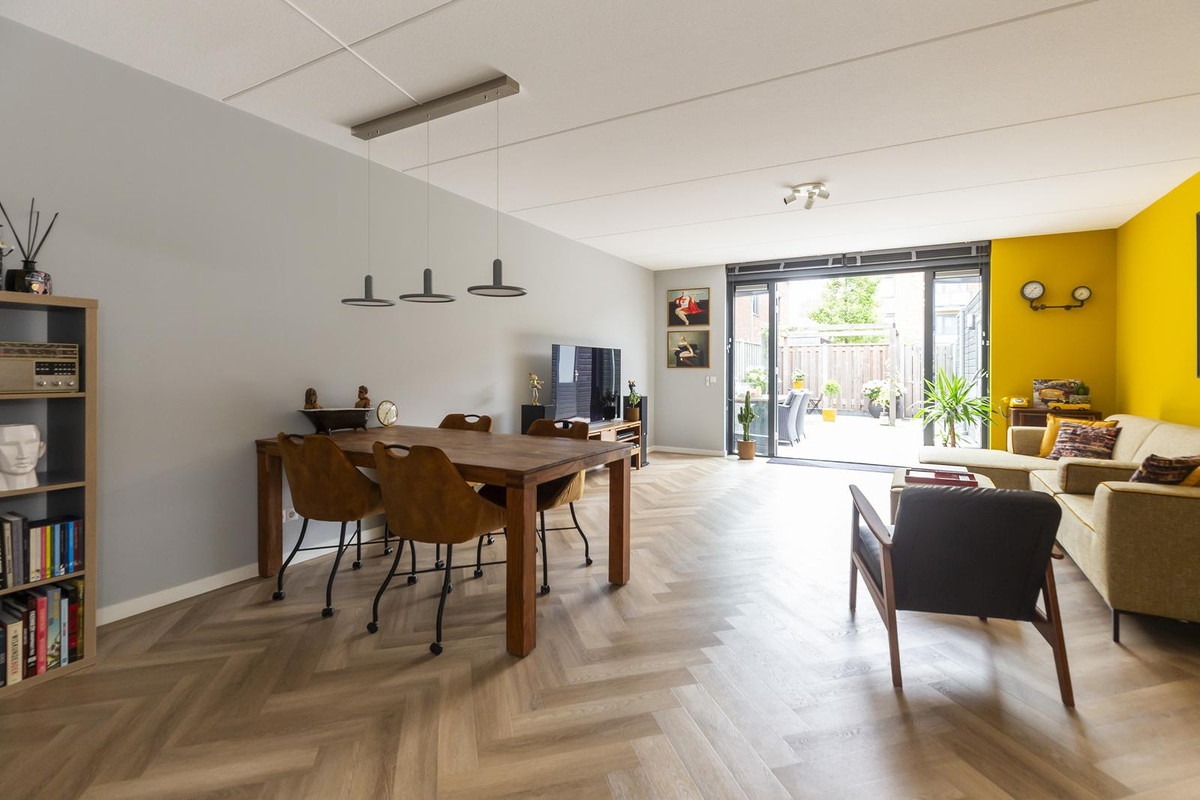 Hoekwoning te huur: Dr. Jan Schoutenlaan 330, Maassluis